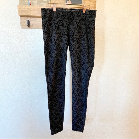 Hue black leggings with velvet tapestry print - Picture 2 of 6